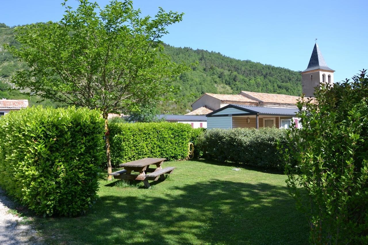 Отель Camping La Mare Aux Fees Roquefeuil Экстерьер фото