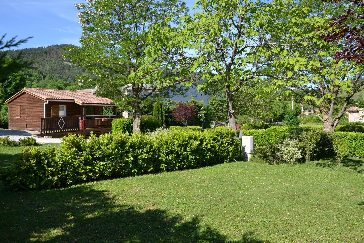 Отель Camping La Mare Aux Fees Roquefeuil Экстерьер фото
