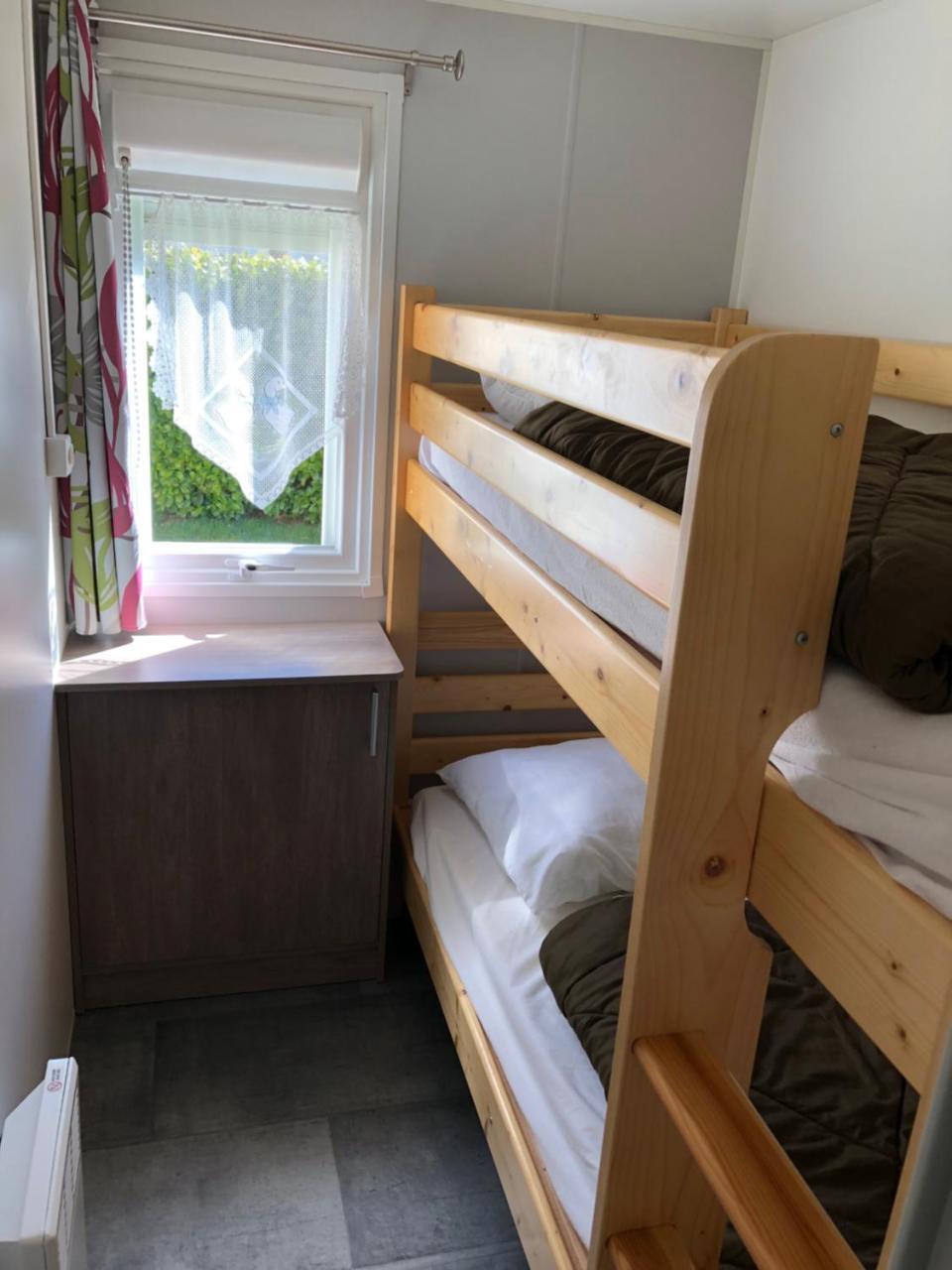 Отель Camping La Mare Aux Fees Roquefeuil Экстерьер фото