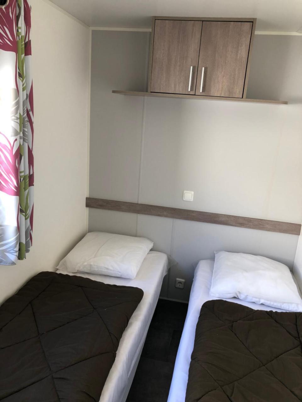 Отель Camping La Mare Aux Fees Roquefeuil Экстерьер фото