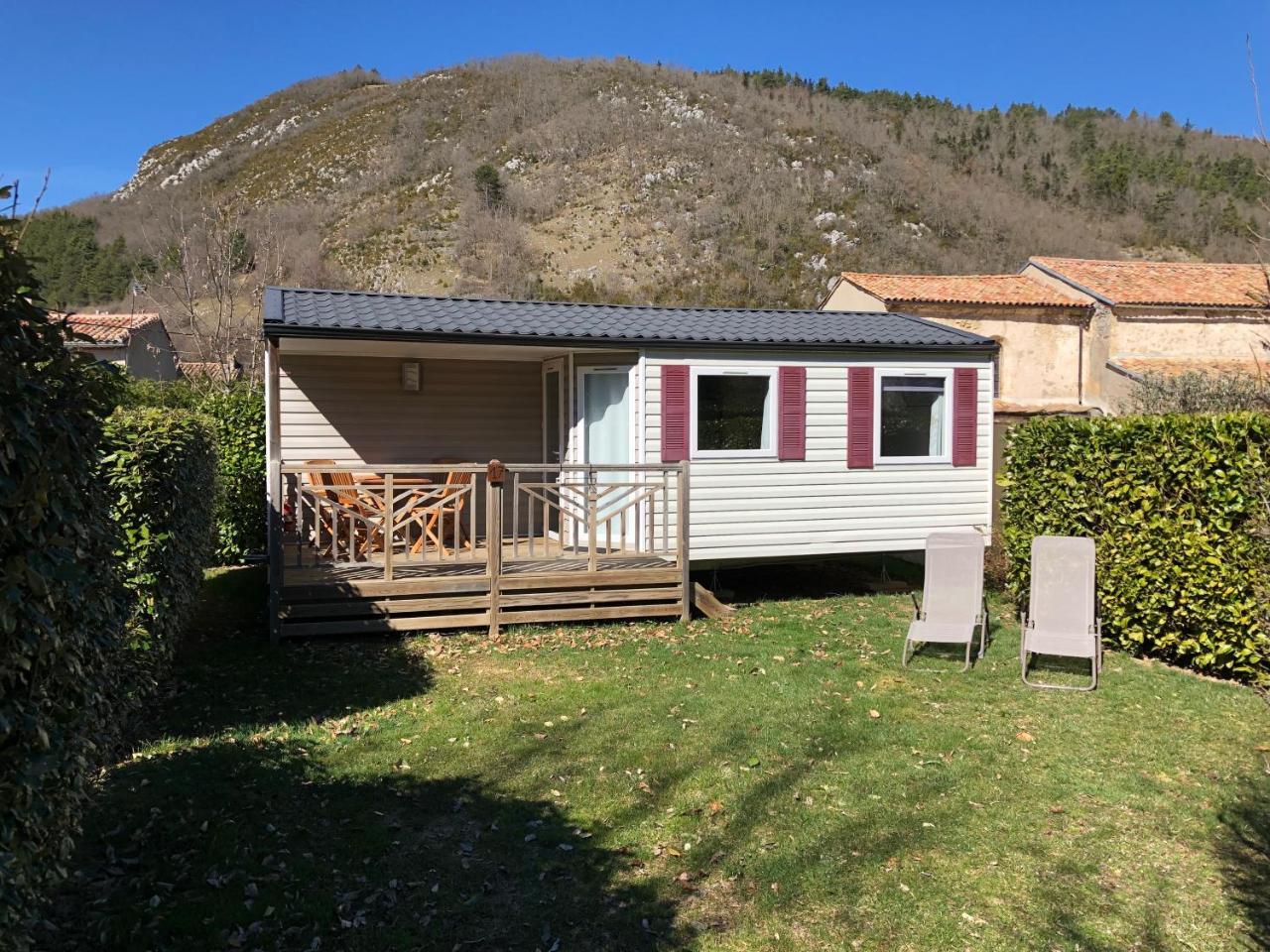 Отель Camping La Mare Aux Fees Roquefeuil Экстерьер фото